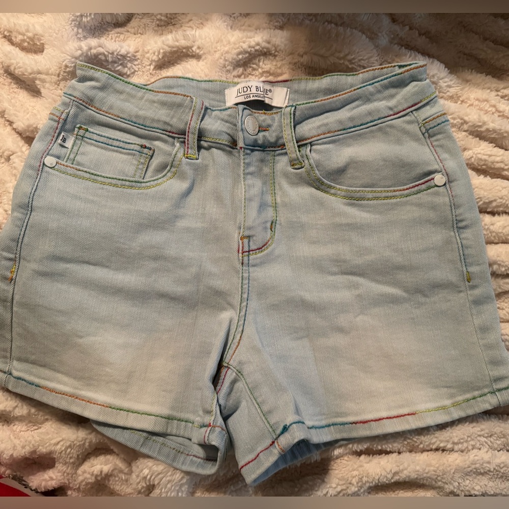 Judy Blue Shorts 
Size Small
2/4
Worn